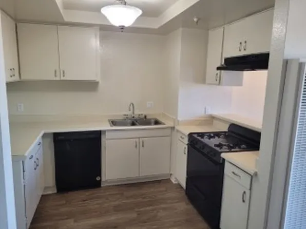 Briarwood, 13420 Doty Ave APT 12, Hawthorne, CA 90250