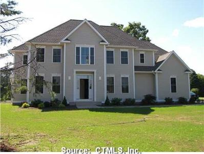 111-113 W District Rd, Unionville, CT, 06085