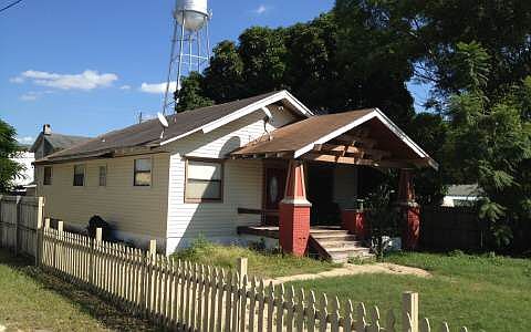 1st image of 2250 Lakeview Dr