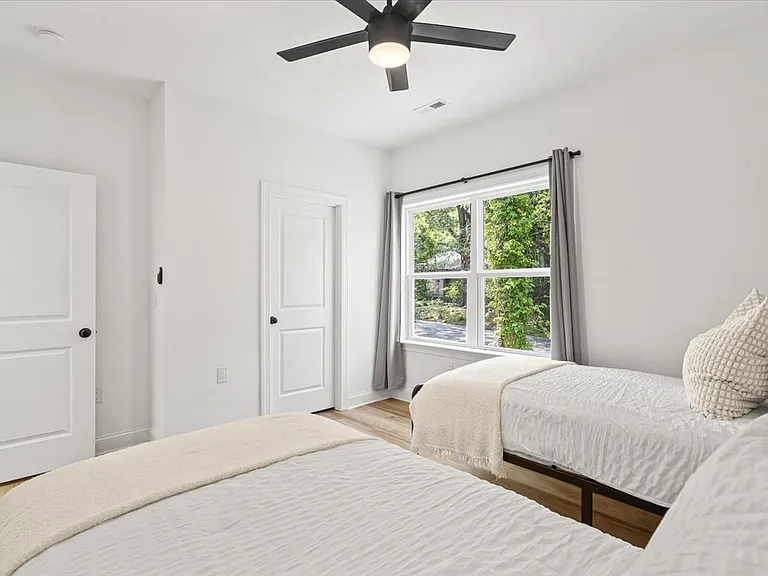 605 Poplar St — Photo 13