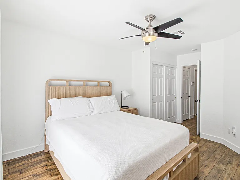 1876 Mesquite Canyon Dr — Photo 35