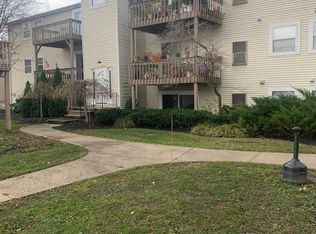 2360 Canterbury Rd APT 5, Westlake, OH 44145