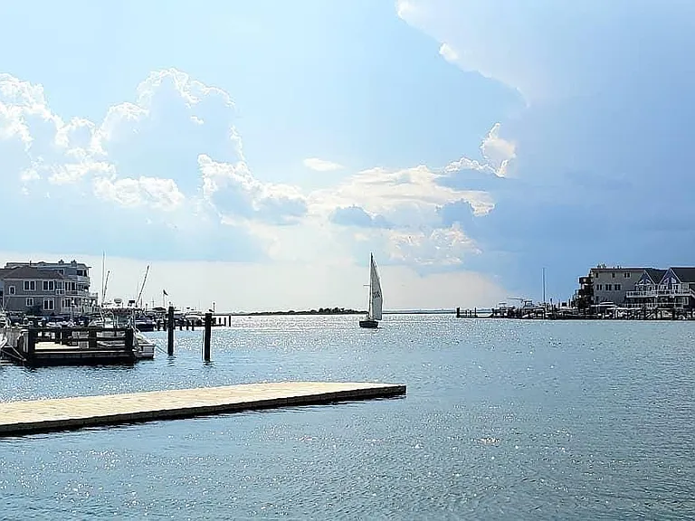 618 Bayshore Ave — Photo 4