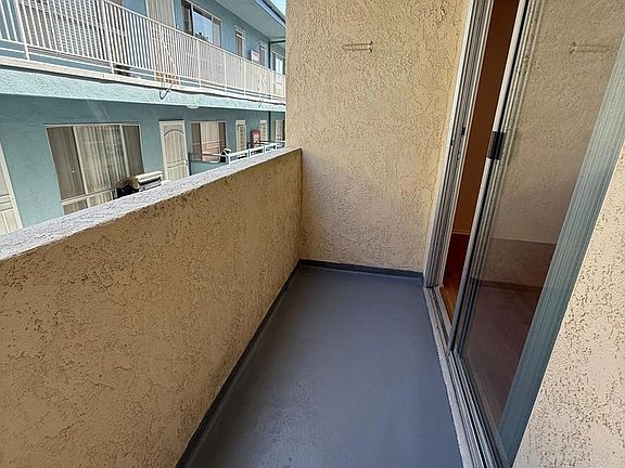5th image of 1307 Euclid St APT 7