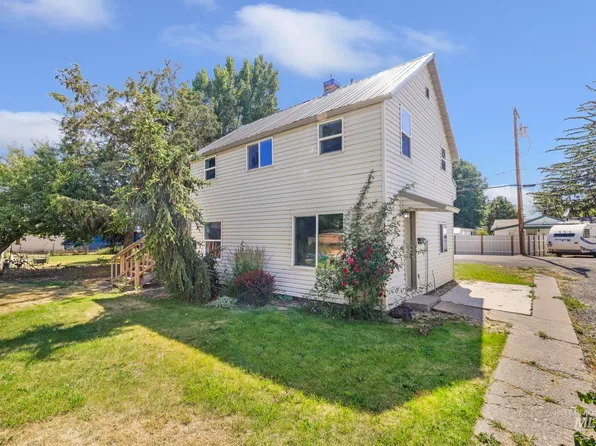 319/321 Idaho St, Gooding, ID 83330