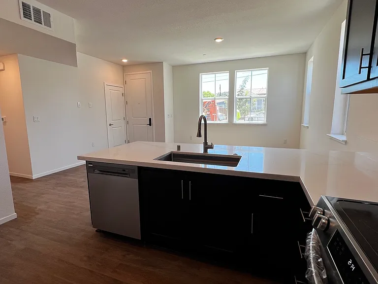 218 Church St #102 — Photo 4