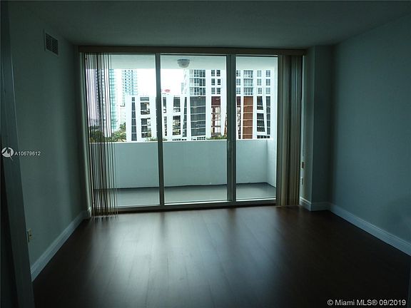5th image of 520 NE 29th St #606