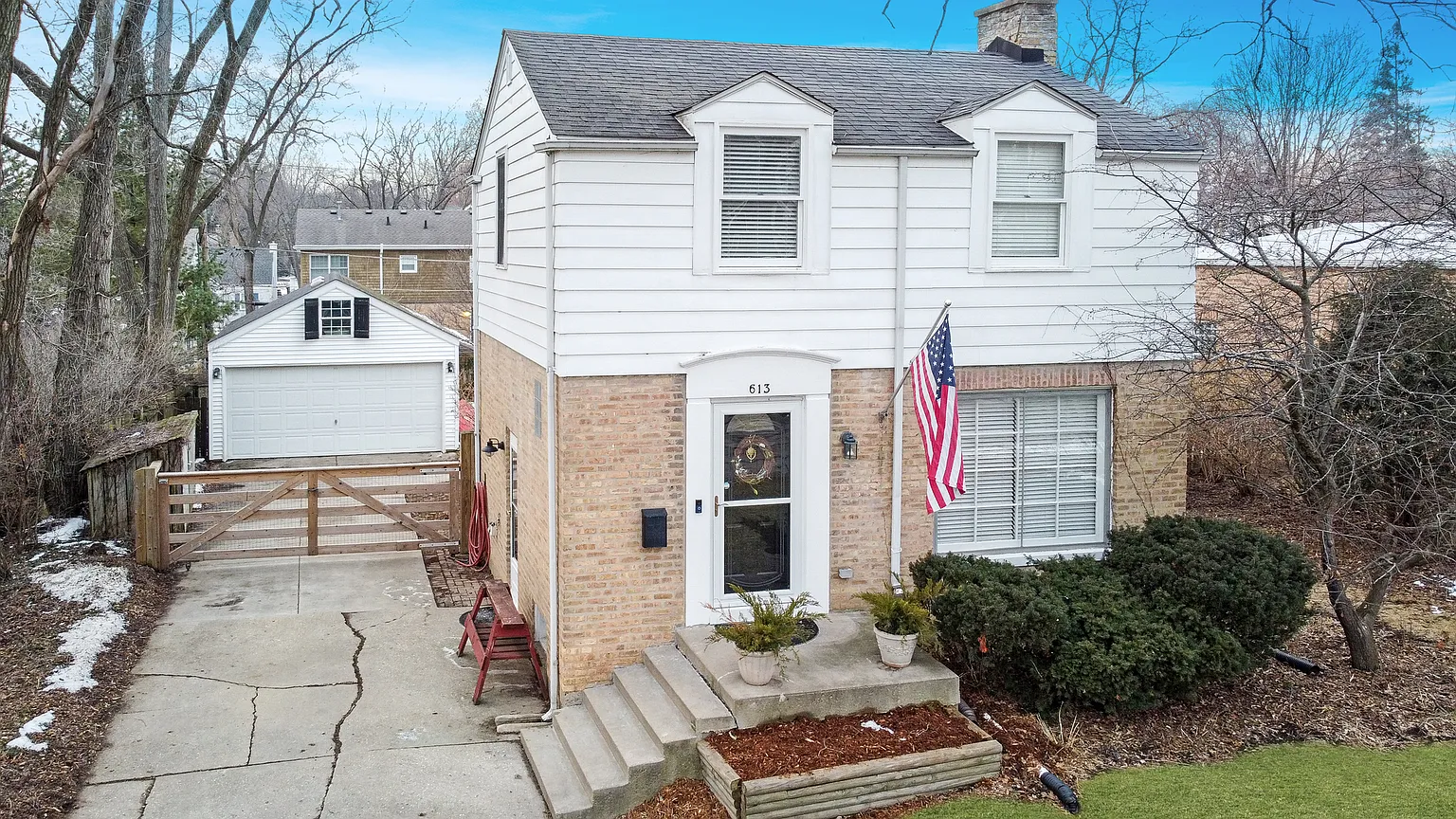 613 Buckingham Pl photo 1