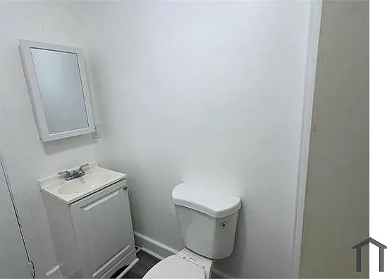 3 bed, 930 sqft, $1,600 — Photo 4