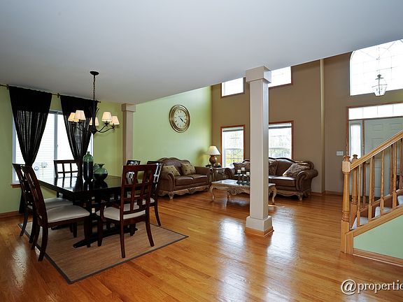 Living Room/Dining Room