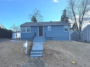 82 Brookview Ave, Waterbury, CT 06706