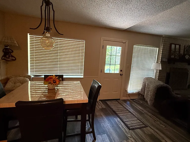 1608 Red Bud Ln — Photo 23