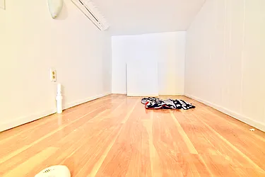 Rented by Safdie Realty Group