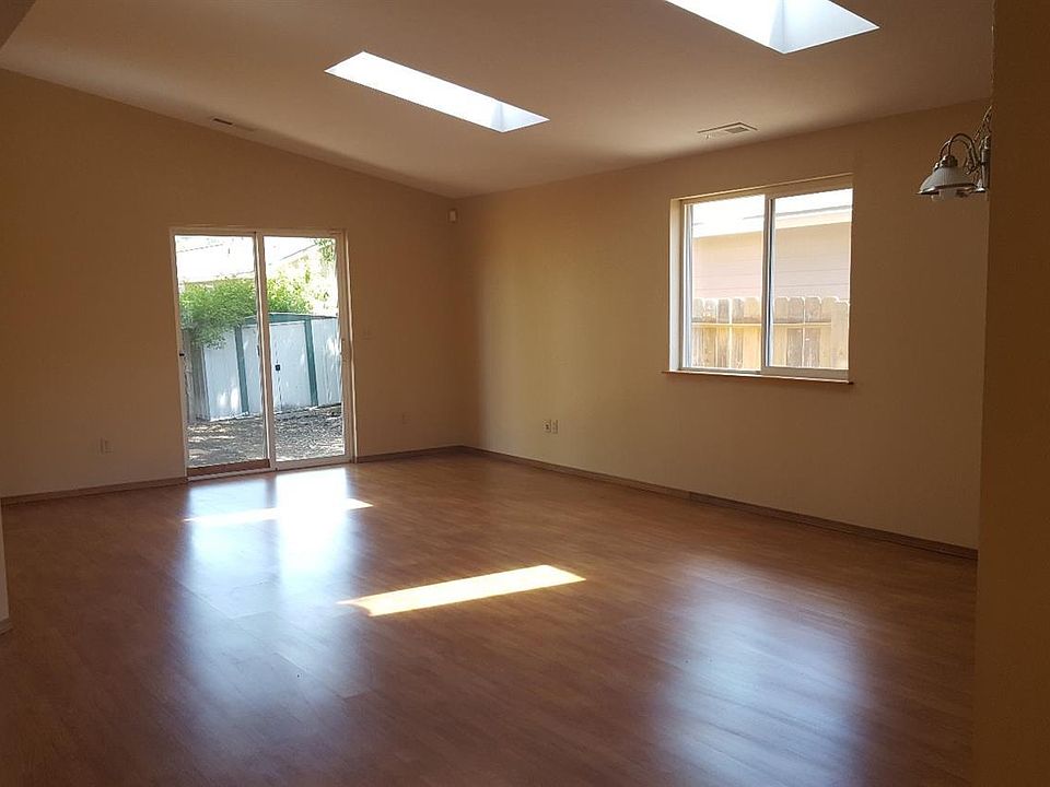 2nd image of 2156 SW Chambers Ln