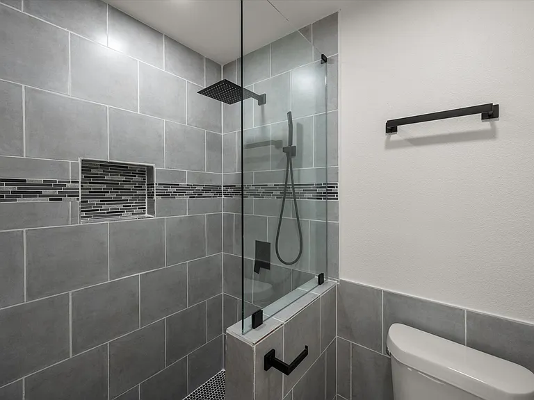 1718 Biggs Ter — Photo 17
