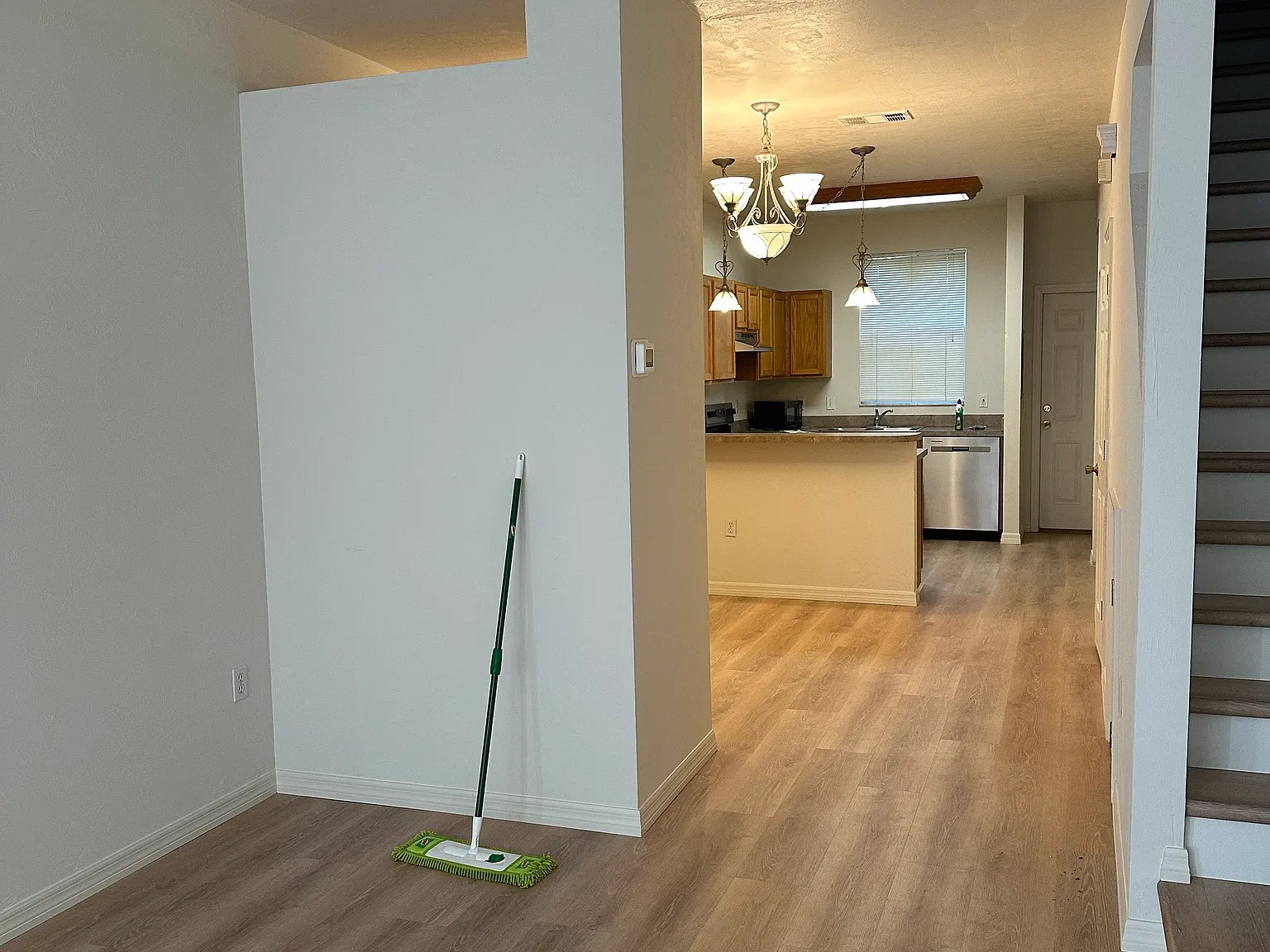 2 bed, 1176 sqft, $1,500 — Photo 2