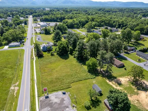 300 3rd St, Grottoes, VA 24441