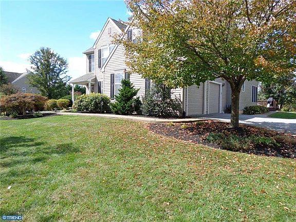 3rd image of 205 Owenwood Dr