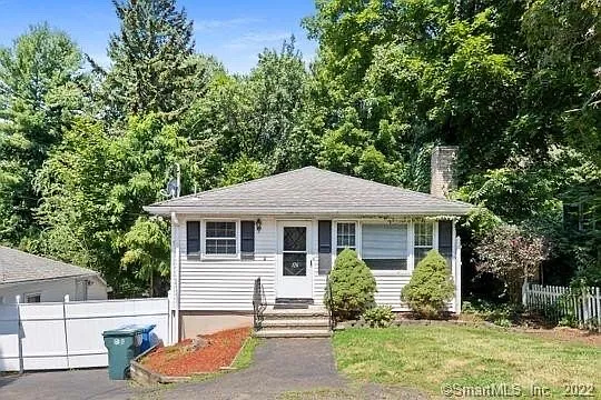 126 Linden Avenue — Photo 1