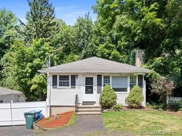 126 Linden Ave, Hamden, CT 06518