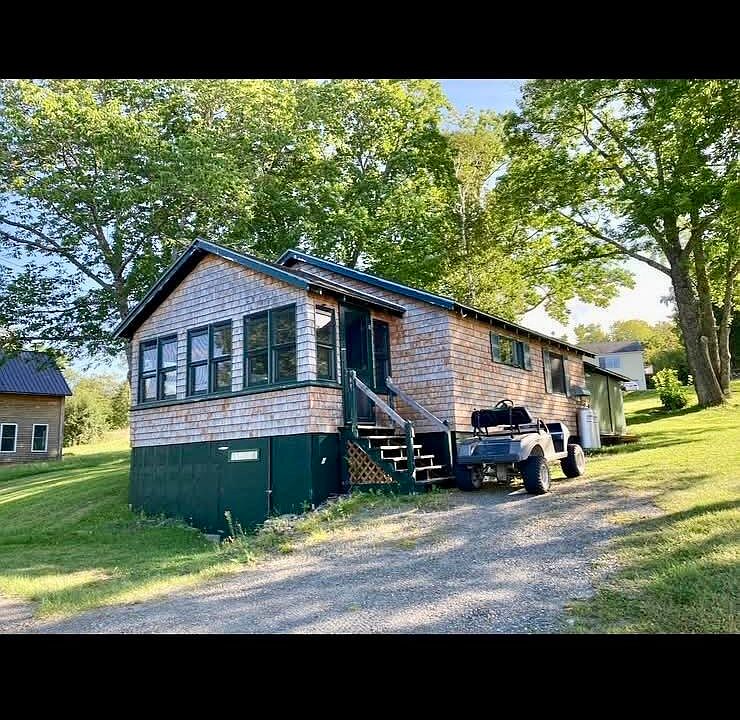 1st image of 2075 Lakeview Road