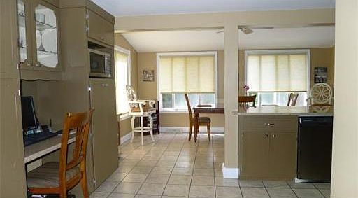 5th image of 9 Elmwood Cir