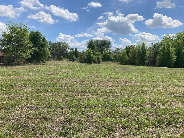 7302 Lumberton Rd, Zephyrhills, FL 33540