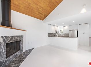29235 Heathercliff Rd APT 7, Malibu, CA 90265