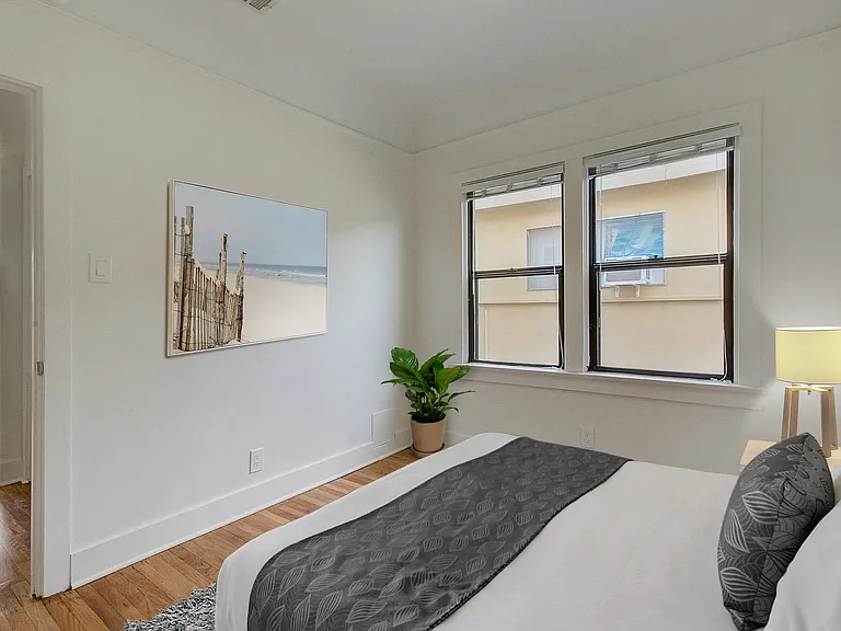 Barton Apartments — Photo 19