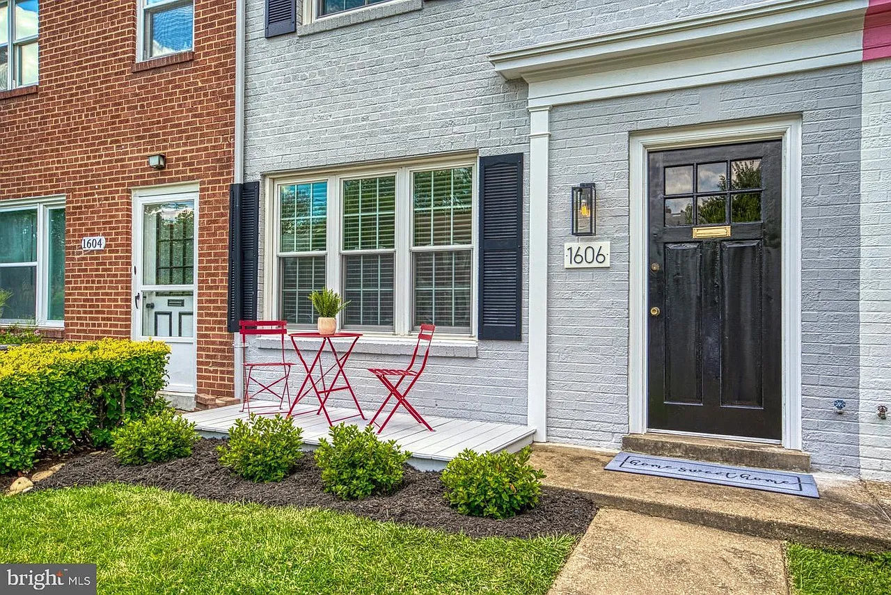 3 bed, 1116 sqft, $3,500 — Photo 3