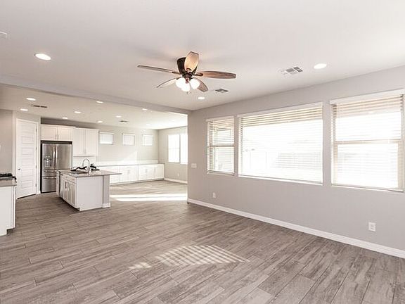 4th image of 9159 W Glenrosa Ave