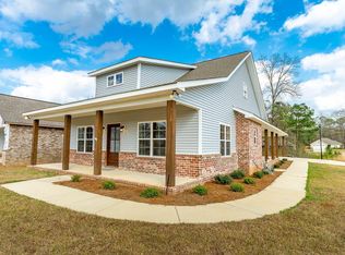 2 Old Chestnut Dr, Hattiesburg, MS 39402