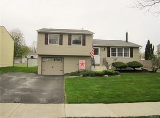 141 Chapel Glen Dr, Hamburg, NY 14075