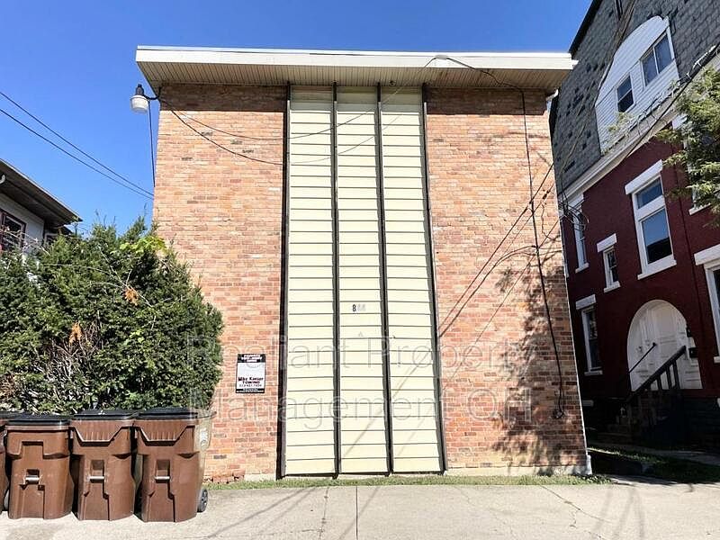 1st image of 844 Lexington Ave #1