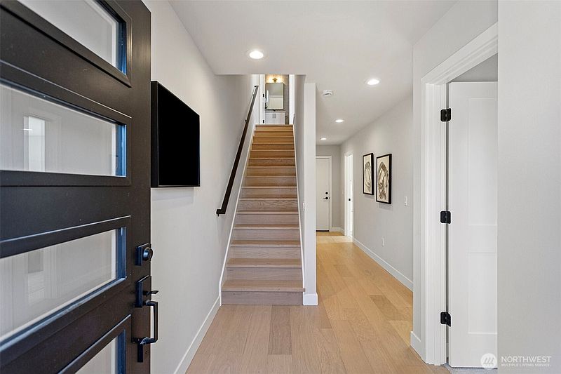 5th image of 4116 NE 60th Street