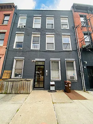 Rented by Zjama Realty Corp | media 11