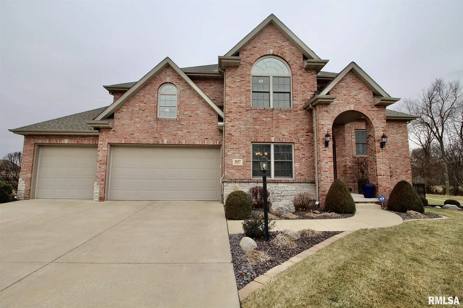 1617 Grandlake Ct photo 1