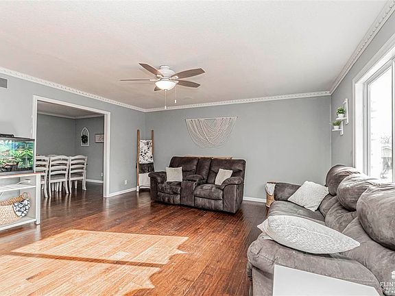 4th image of 720 Sunshine Ct
