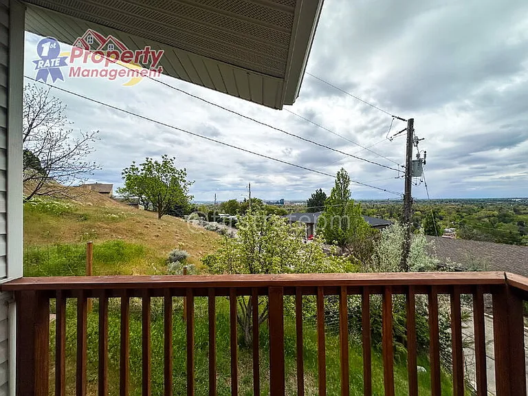 2624 N Hillway Dr — Photo 11