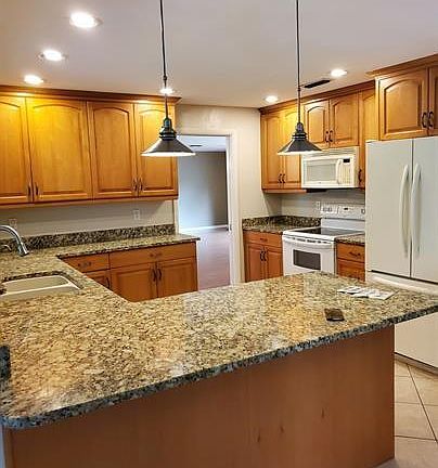 4th image of 1362 Kingswood Ct