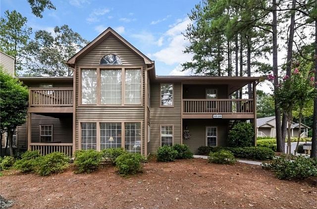 1st image of 2606 Country Park Dr SE