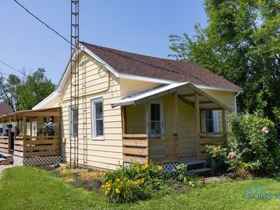5735 Oak St, Stony Ridge, OH, 43463