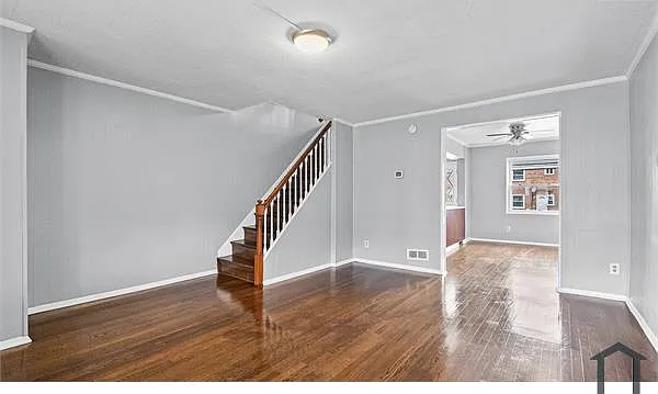 844 N Marlyn Ave — Photo 2