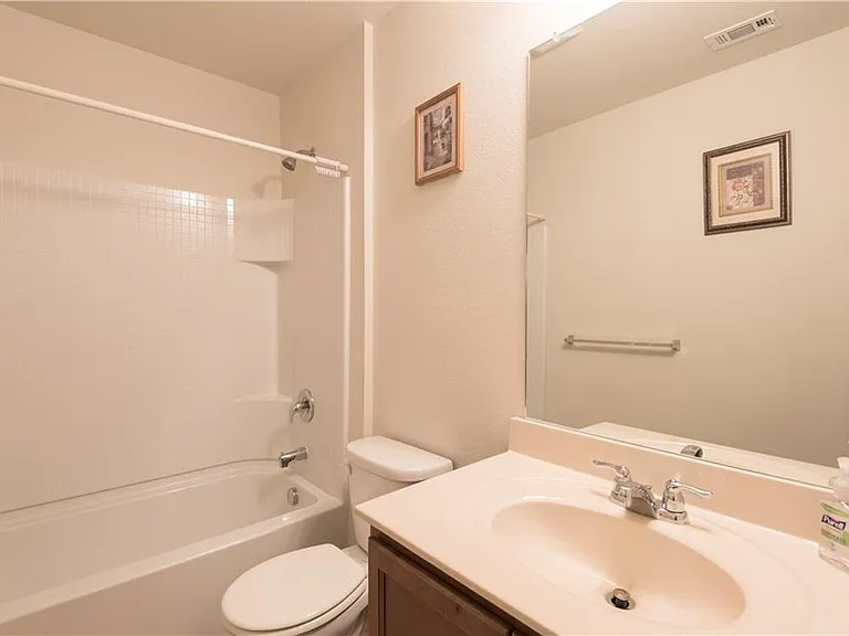 1721 Gayla Creek Dr — Photo 6