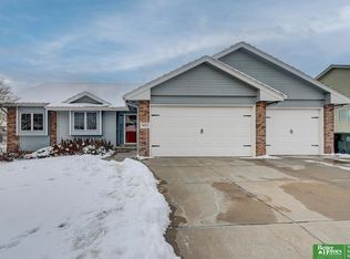 10012 S 202nd St, Gretna, NE 68028