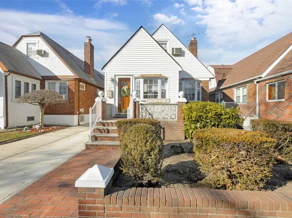8805 Doran Avenue, Glendale, NY 11385