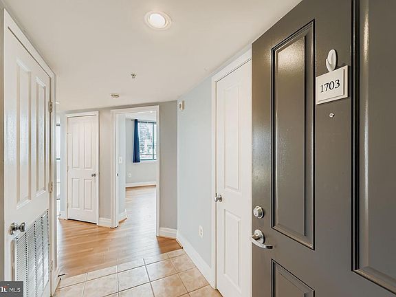 5th image of 414 Water St Unit 1703