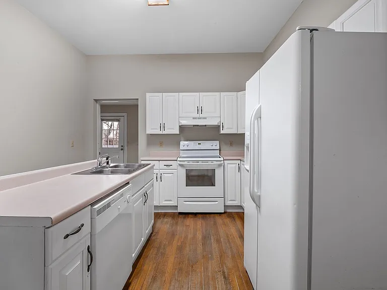115 Diamond — Photo 19
