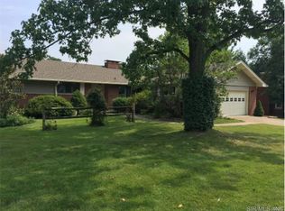 4905 Voltaire Dr, Godfrey, IL 62035