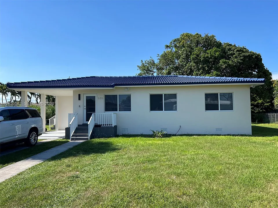 335 W 50th St